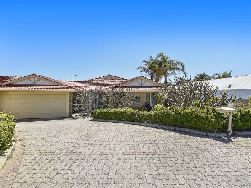 8 Cambrian Mall, Alexander Heights WA 6064