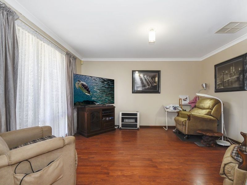 8 Cambrian Mall, Alexander Heights WA 6064