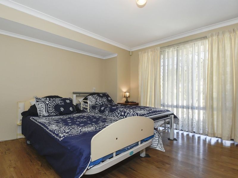 8 Cambrian Mall, Alexander Heights WA 6064