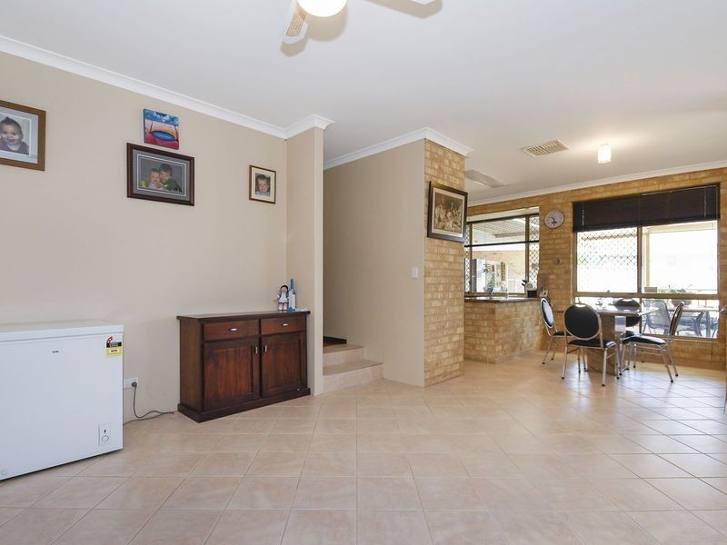 8 Cambrian Mall, Alexander Heights WA 6064