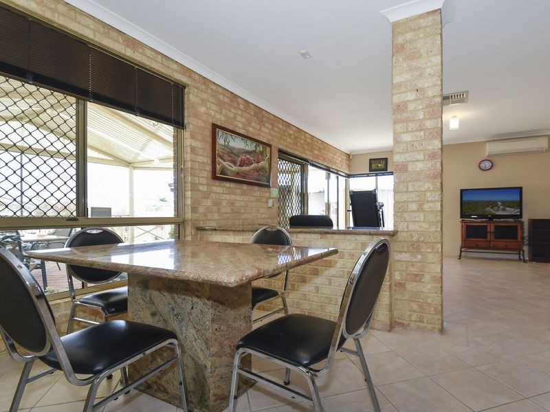 8 Cambrian Mall, Alexander Heights WA 6064