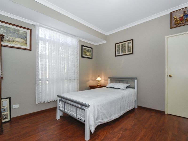 8 Cambrian Mall, Alexander Heights WA 6064