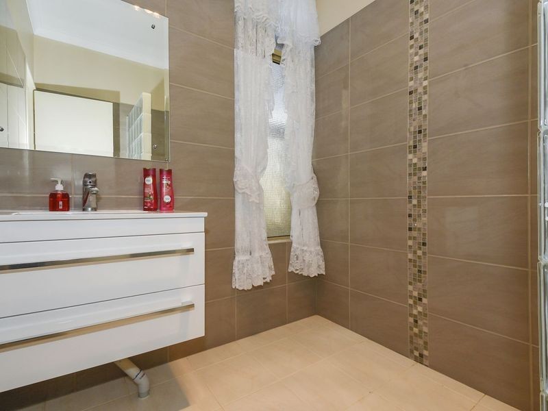 8 Cambrian Mall, Alexander Heights WA 6064