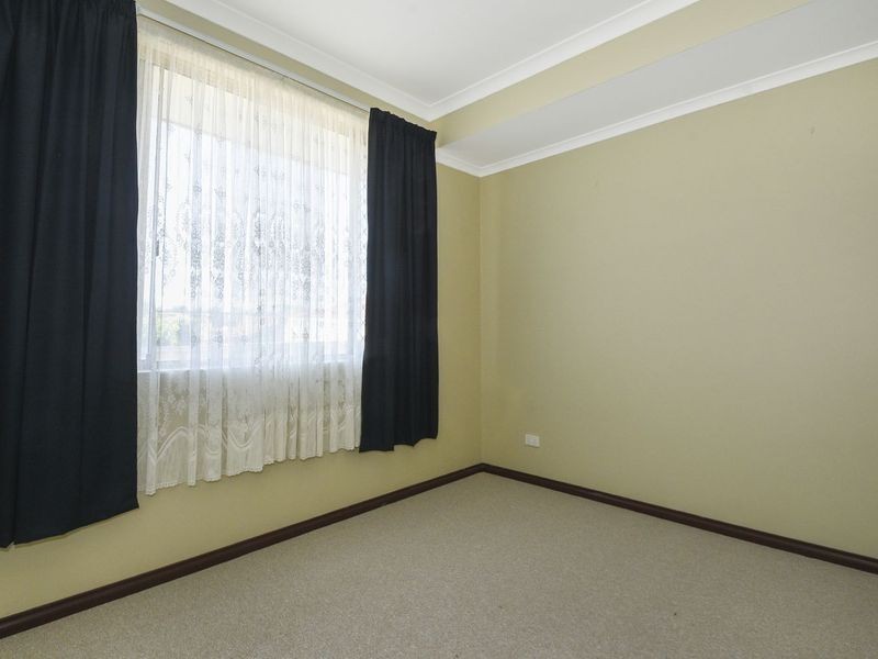 8 Cambrian Mall, Alexander Heights WA 6064