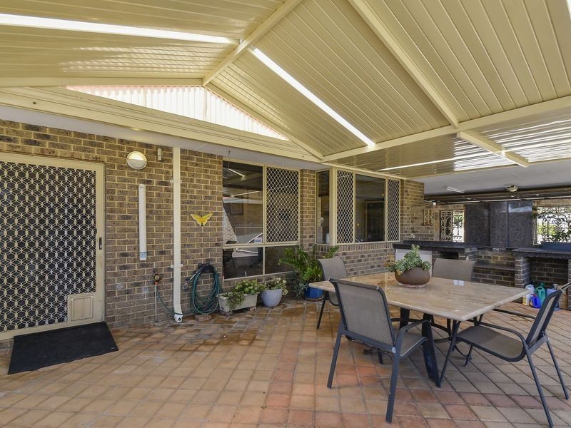 8 Cambrian Mall, Alexander Heights WA 6064