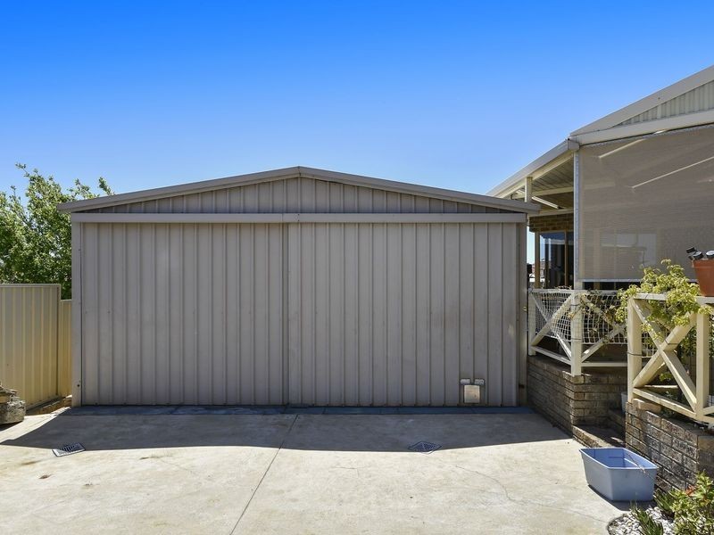 8 Cambrian Mall, Alexander Heights WA 6064