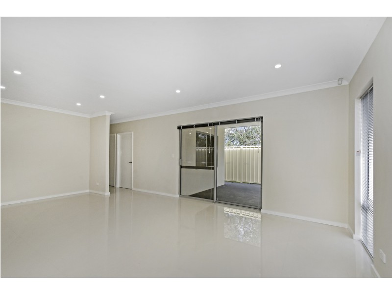 8/33 Ferguson Street, Middle Swan WA 6056