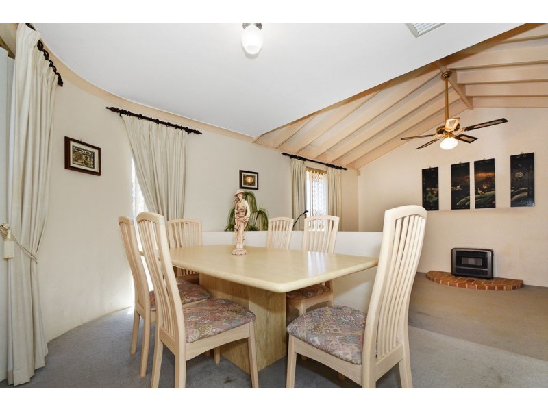 1 CARMIL PLACE, Alexander Heights WA 6064