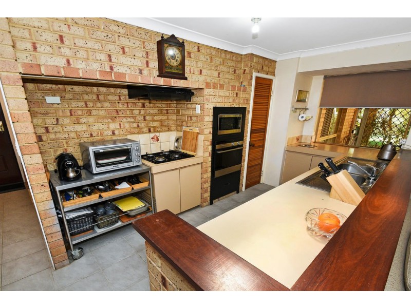 1 CARMIL PLACE, Alexander Heights WA 6064