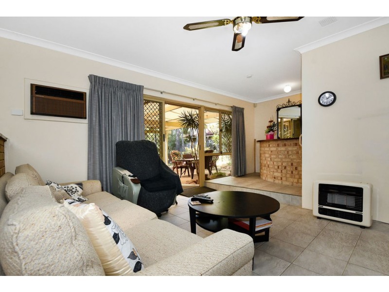 1 CARMIL PLACE, Alexander Heights WA 6064