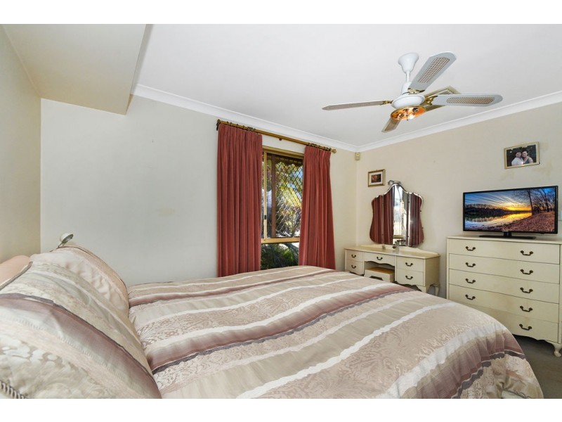 1 CARMIL PLACE, Alexander Heights WA 6064