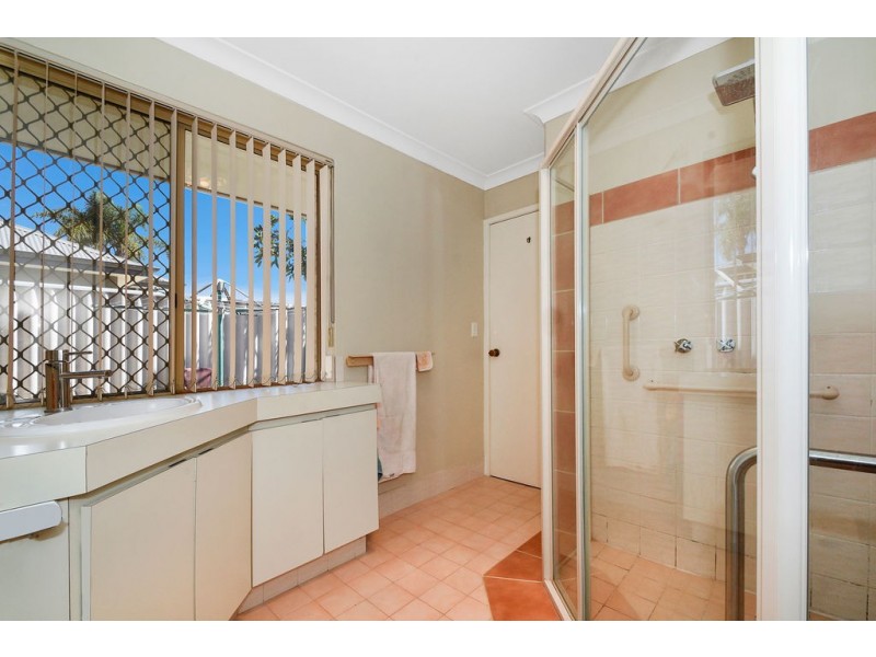 1 CARMIL PLACE, Alexander Heights WA 6064