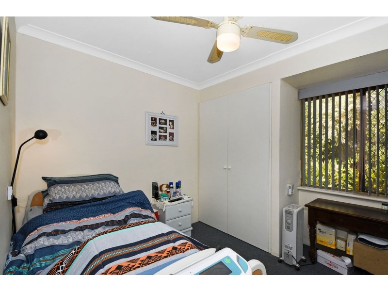 1 CARMIL PLACE, Alexander Heights WA 6064