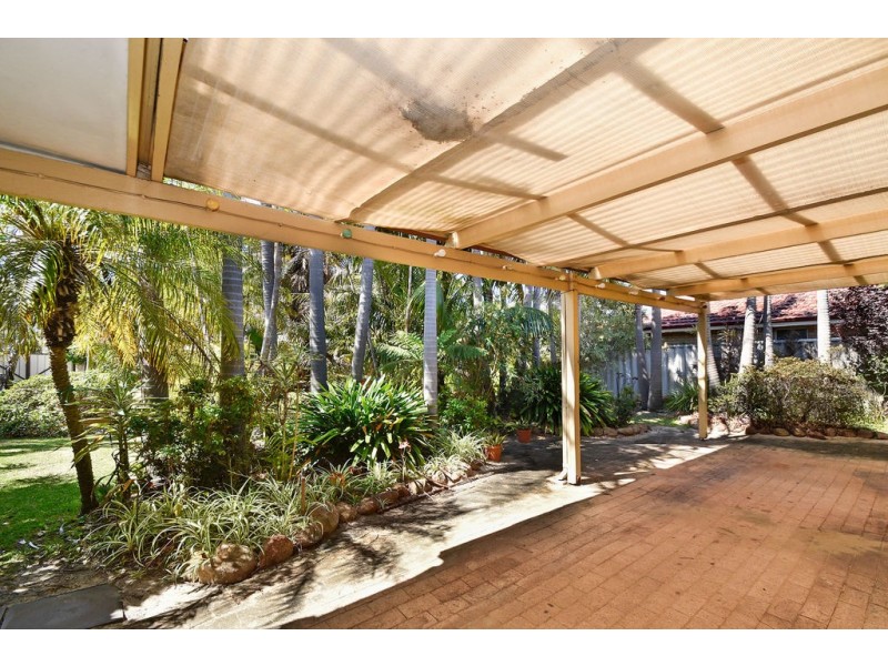 1 CARMIL PLACE, Alexander Heights WA 6064