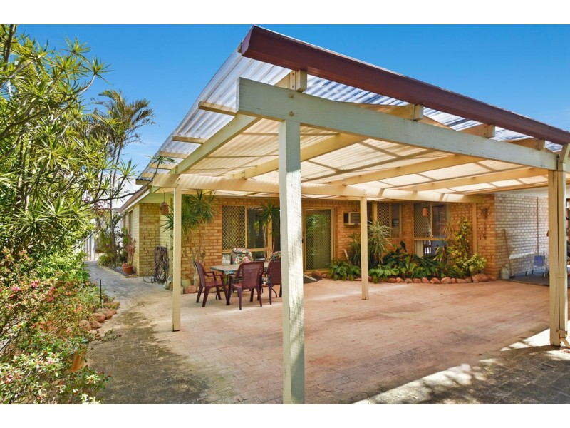 1 CARMIL PLACE, Alexander Heights WA 6064