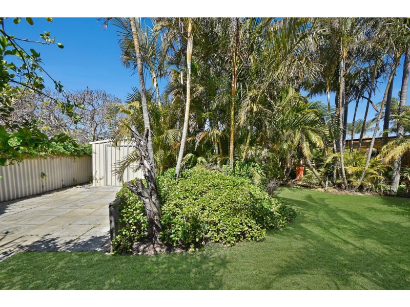 1 CARMIL PLACE, Alexander Heights WA 6064