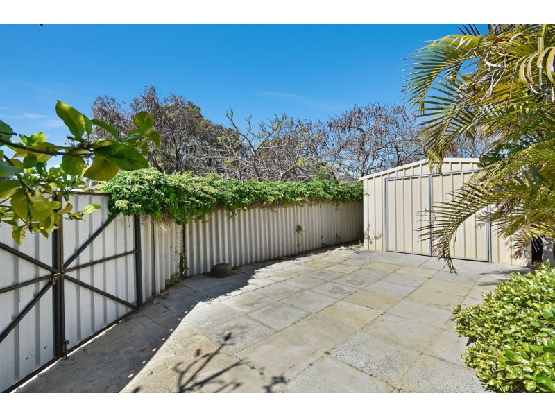 1 CARMIL PLACE, Alexander Heights WA 6064