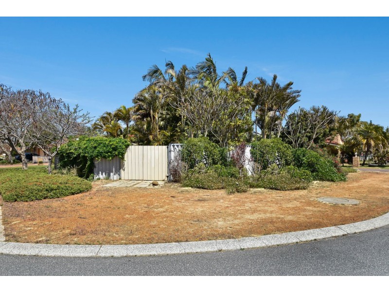 1 CARMIL PLACE, Alexander Heights WA 6064