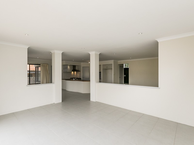 3 THOMAS HAMILTON AVENUE, Mirrabooka WA 6061