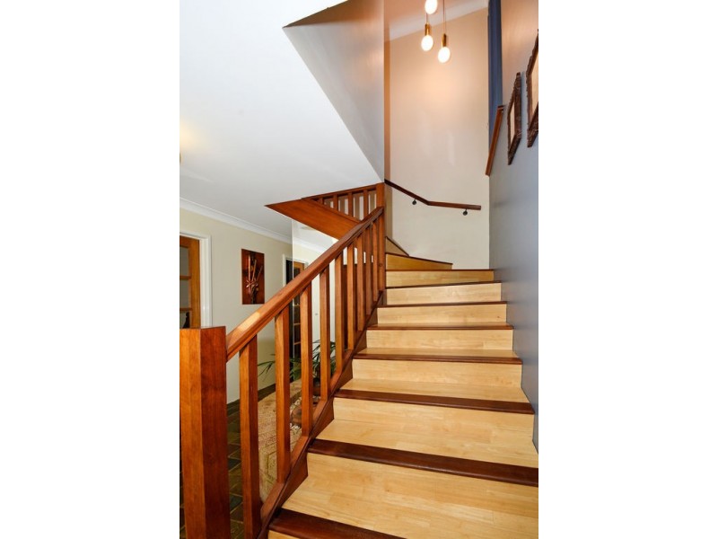 6 WOODSPRING GROVE, Ballajura WA 6066