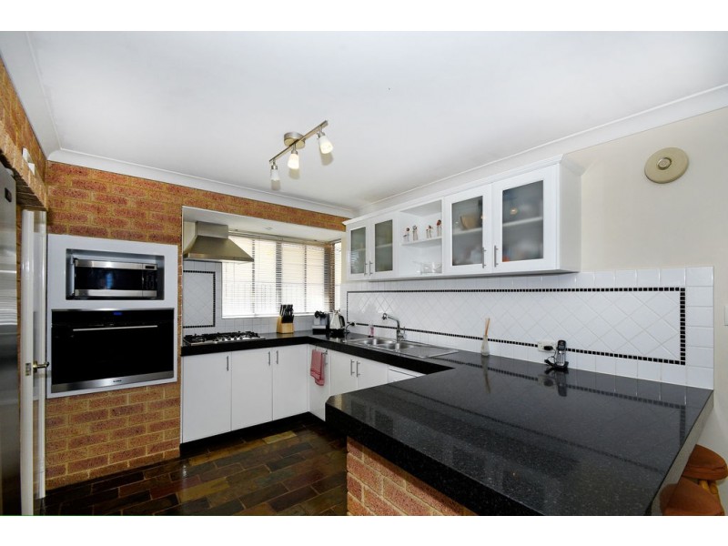 6 WOODSPRING GROVE, Ballajura WA 6066