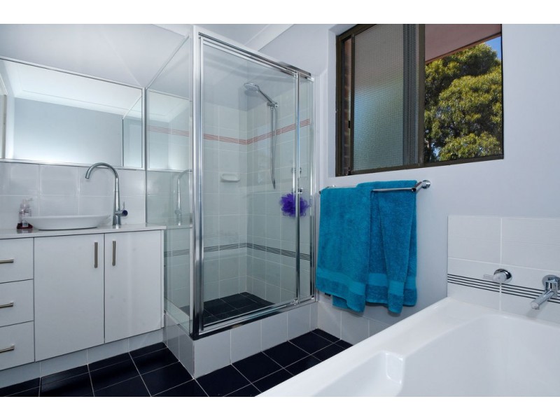 6 WOODSPRING GROVE, Ballajura WA 6066