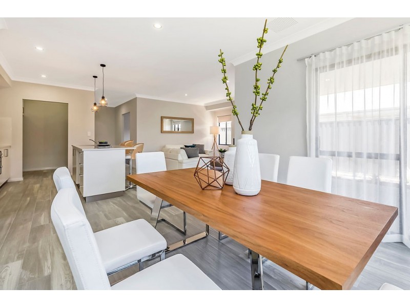 12 BARTLEY CHASE, Aveley WA 6069