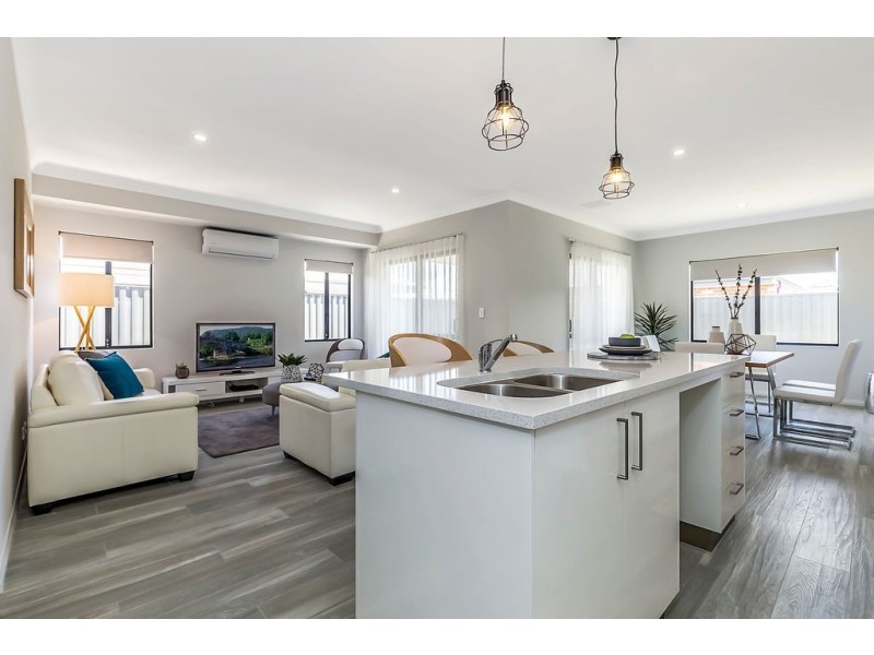 12 BARTLEY CHASE, Aveley WA 6069