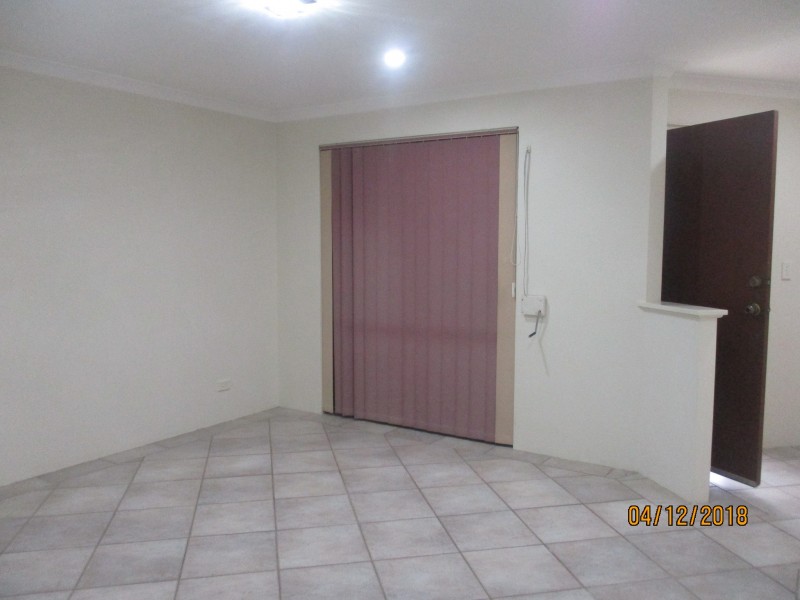 11 Deerina Green, Alexander Heights WA 6064