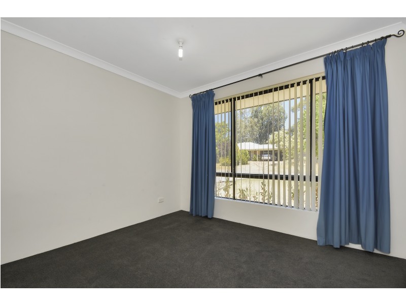 8 Bridal Crescent, Kenwick WA 6107