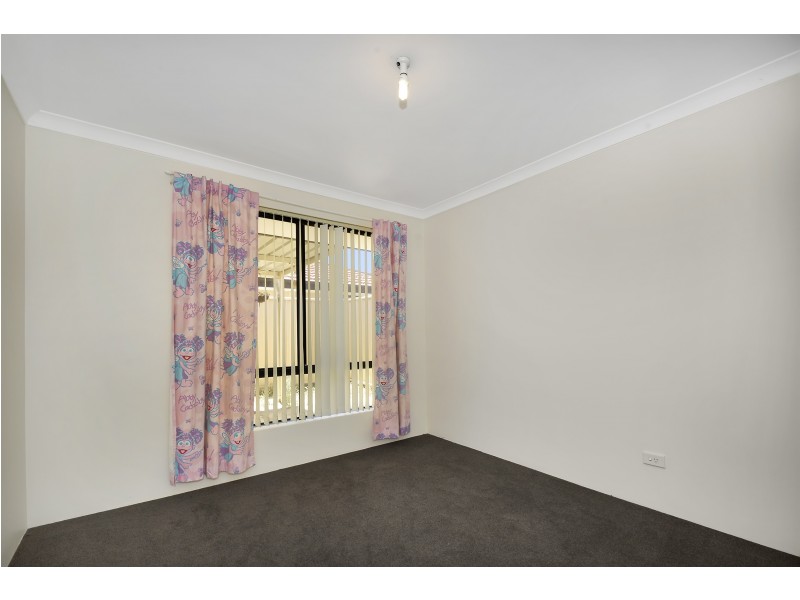 8 Bridal Crescent, Kenwick WA 6107