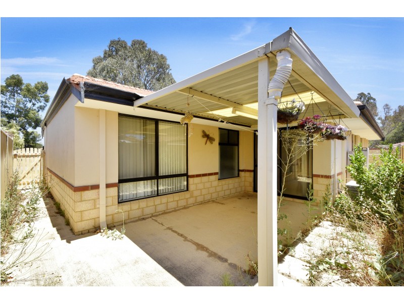 8 Bridal Crescent, Kenwick WA 6107