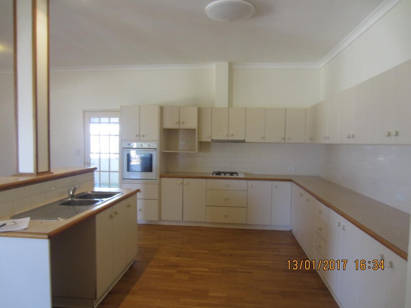 24 Josephine Way, Alexander Heights WA 6064