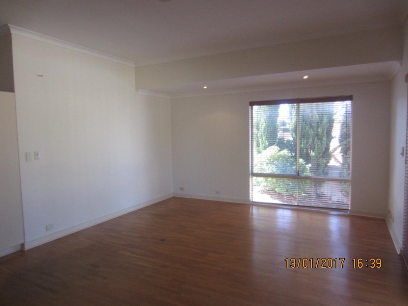 24 Josephine Way, Alexander Heights WA 6064