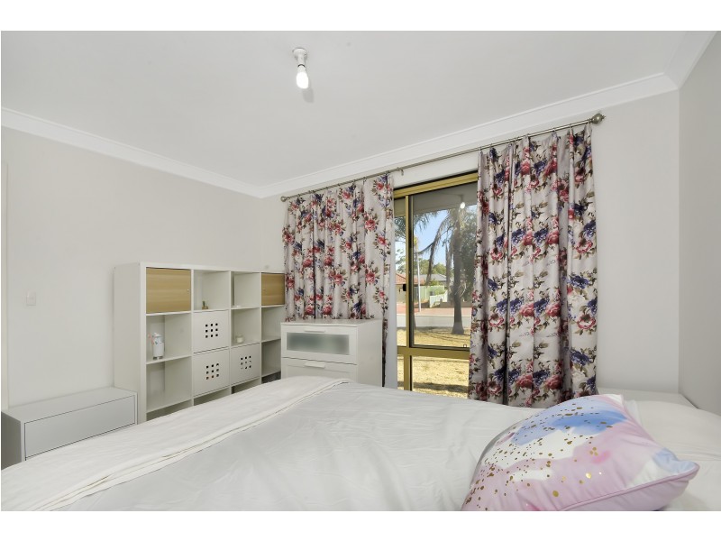 5 Itar Court, Marangaroo WA 6064