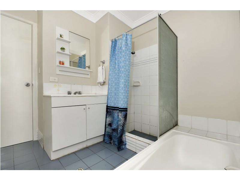 5 Itar Court, Marangaroo WA 6064