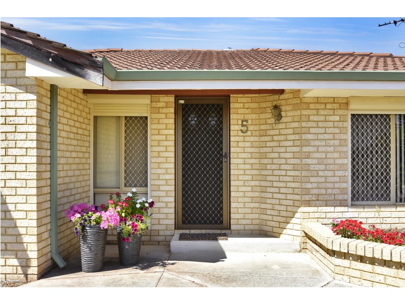 5 AZELIA STREET, Alexander Heights WA 6064