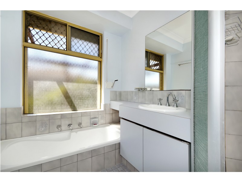 5 AZELIA STREET, Alexander Heights WA 6064