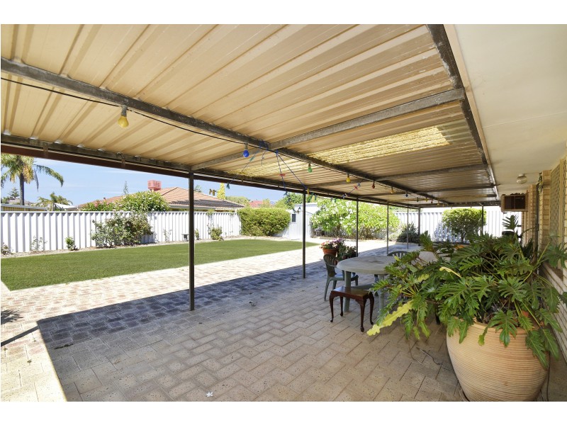 5 AZELIA STREET, Alexander Heights WA 6064