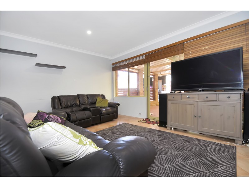 5 RIVER FIG PLACE, Alexander Heights WA 6064