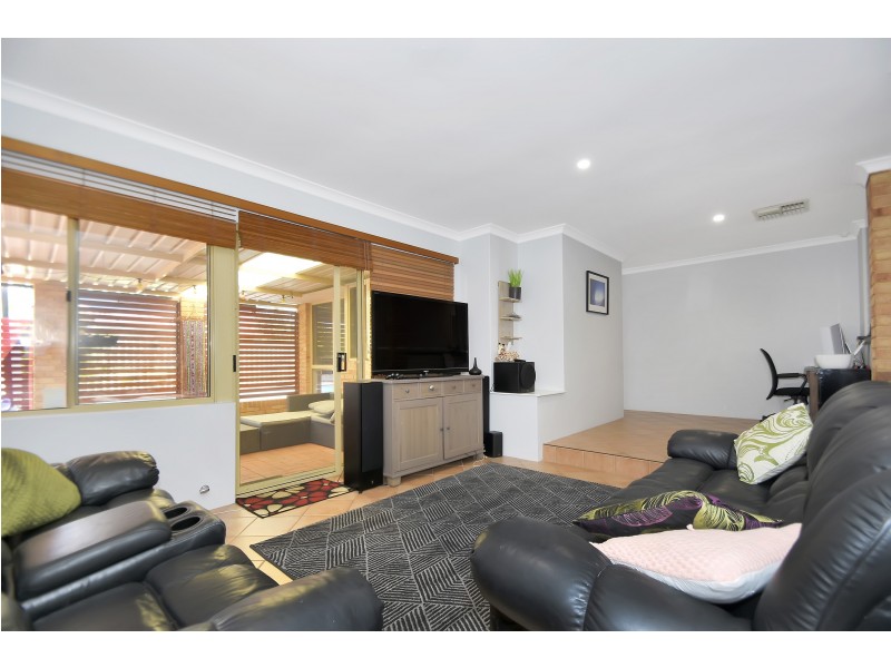 5 RIVER FIG PLACE, Alexander Heights WA 6064