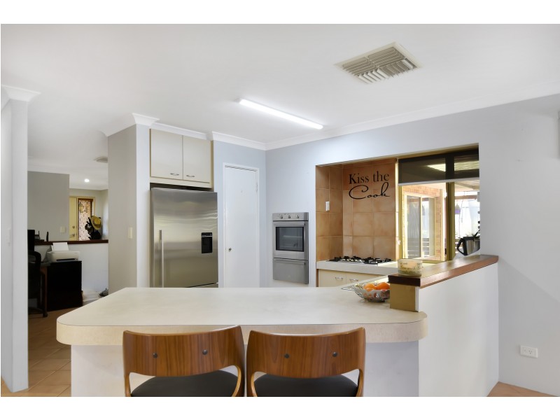 5 RIVER FIG PLACE, Alexander Heights WA 6064