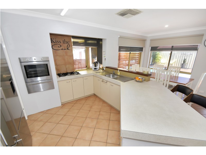 5 RIVER FIG PLACE, Alexander Heights WA 6064