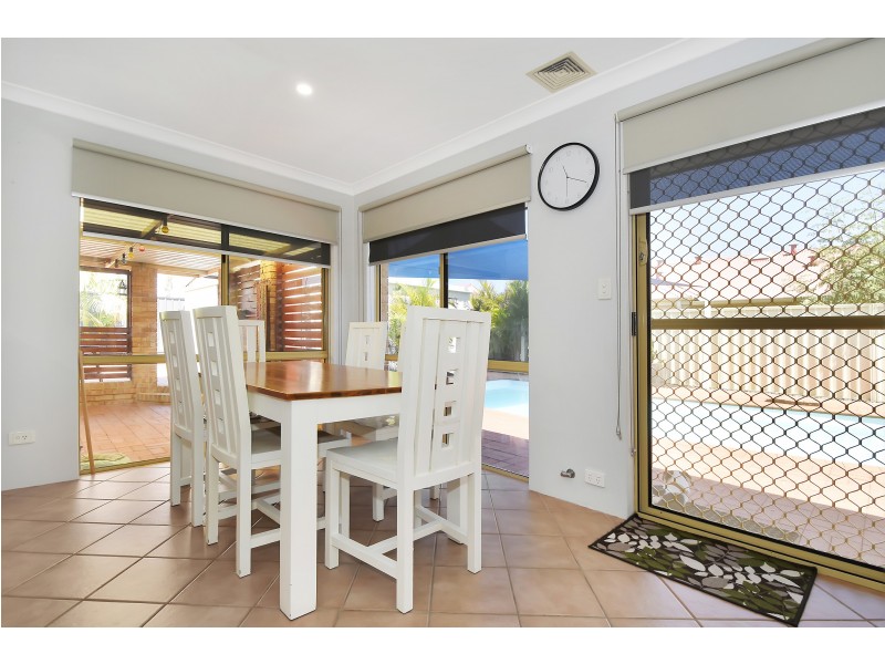 5 RIVER FIG PLACE, Alexander Heights WA 6064