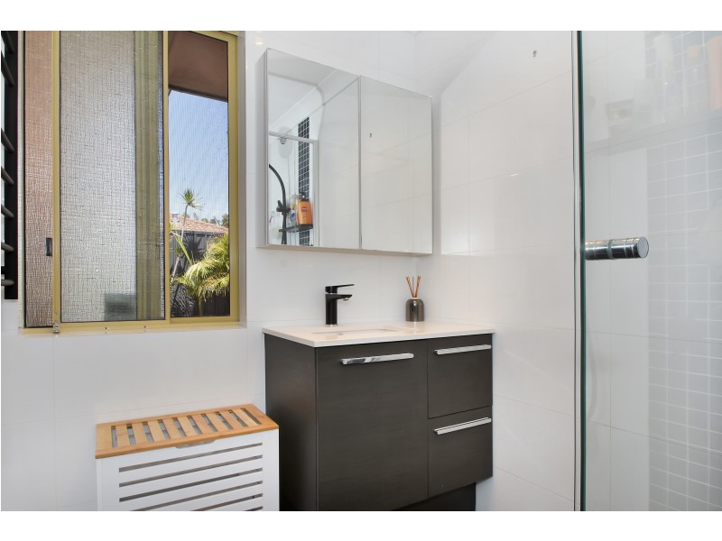 5 RIVER FIG PLACE, Alexander Heights WA 6064