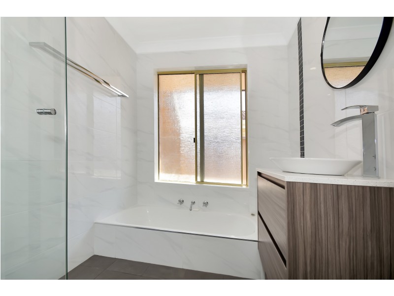 5 RIVER FIG PLACE, Alexander Heights WA 6064