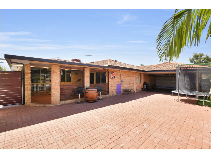 5 RIVER FIG PLACE, Alexander Heights WA 6064
