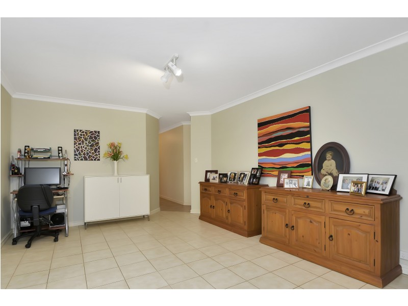 6 ROSEBANK GARDENS, Alexander Heights WA 6064