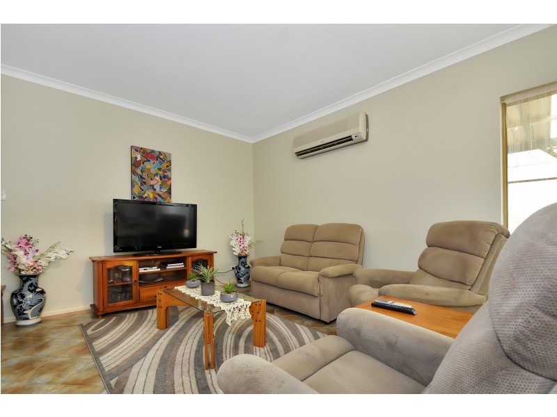 6 ROSEBANK GARDENS, Alexander Heights WA 6064