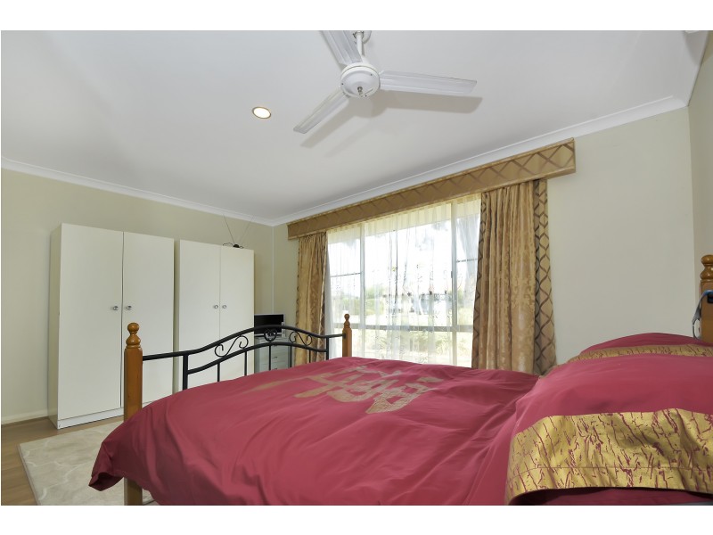 6 ROSEBANK GARDENS, Alexander Heights WA 6064